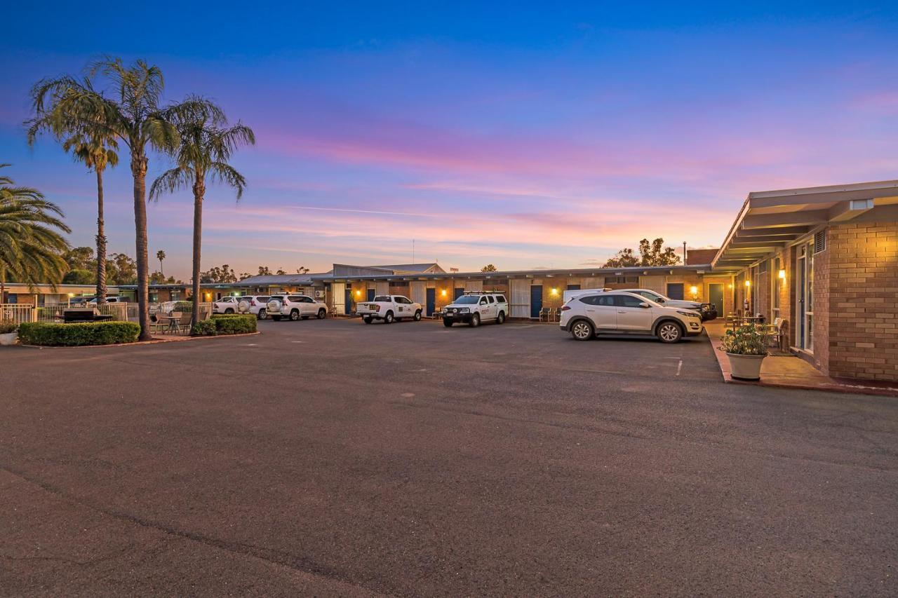 Plainsman Motel Forbes Buitenkant foto