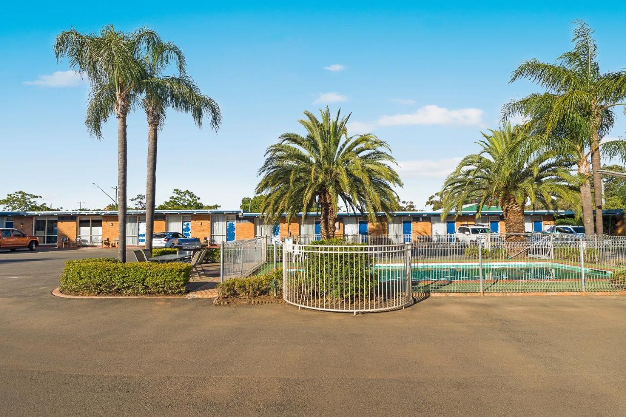 Plainsman Motel Forbes Buitenkant foto