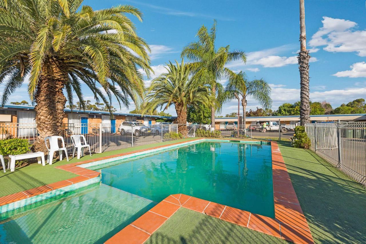 Plainsman Motel Forbes Buitenkant foto