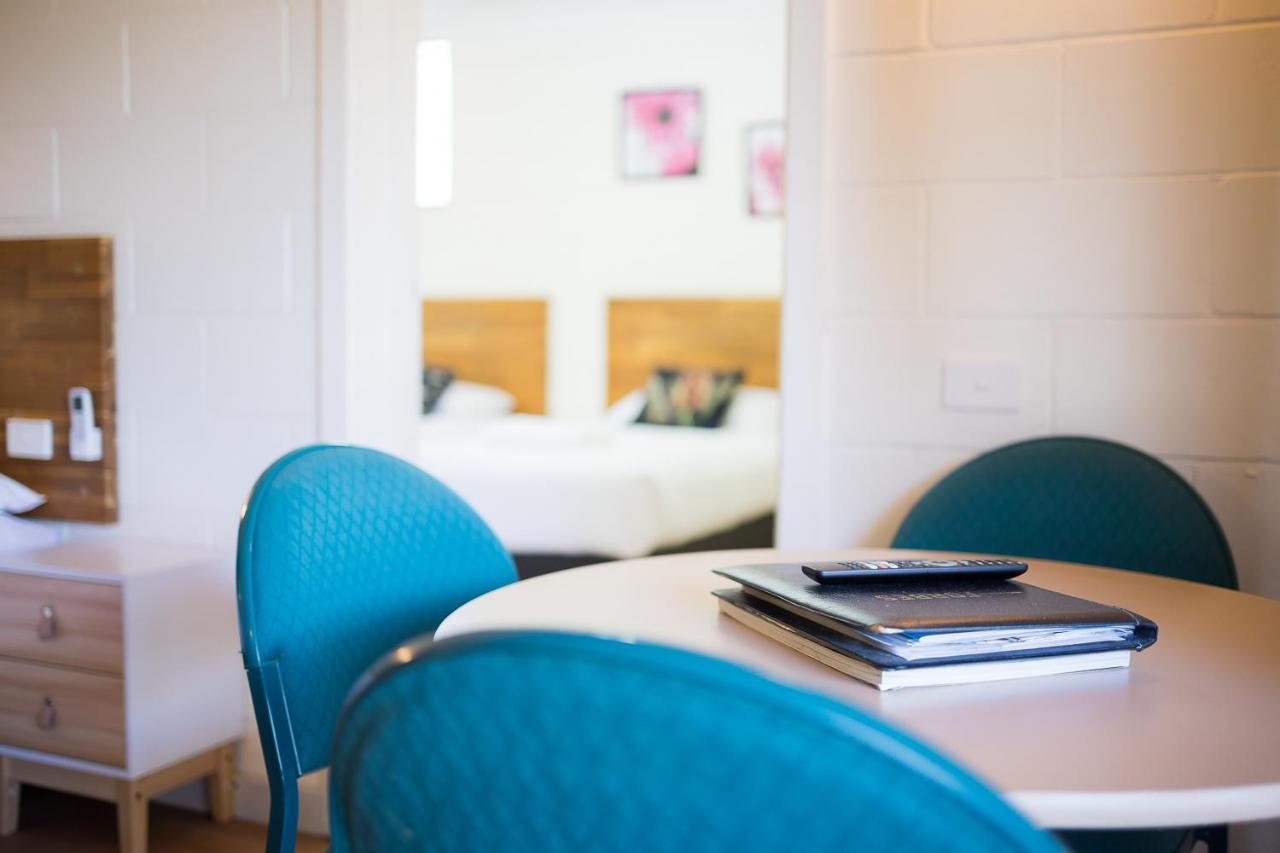 Plainsman Motel Forbes Buitenkant foto