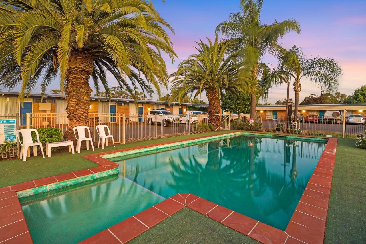 Plainsman Motel Forbes Buitenkant foto