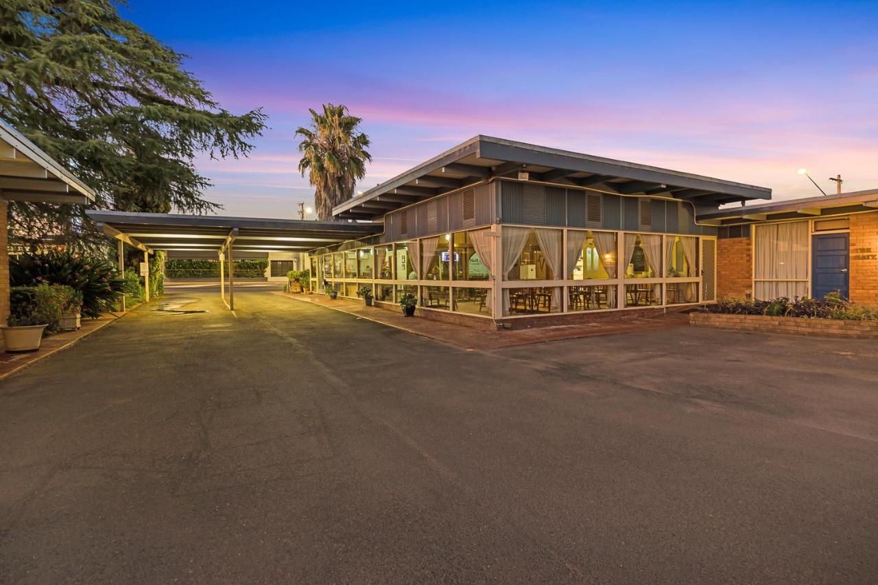 Plainsman Motel Forbes Buitenkant foto