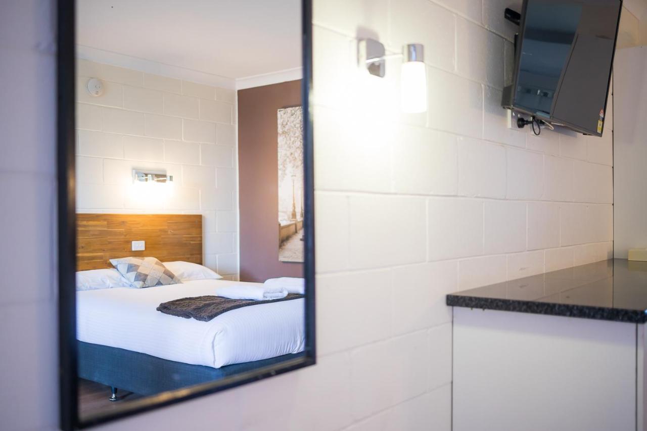 Plainsman Motel Forbes Buitenkant foto