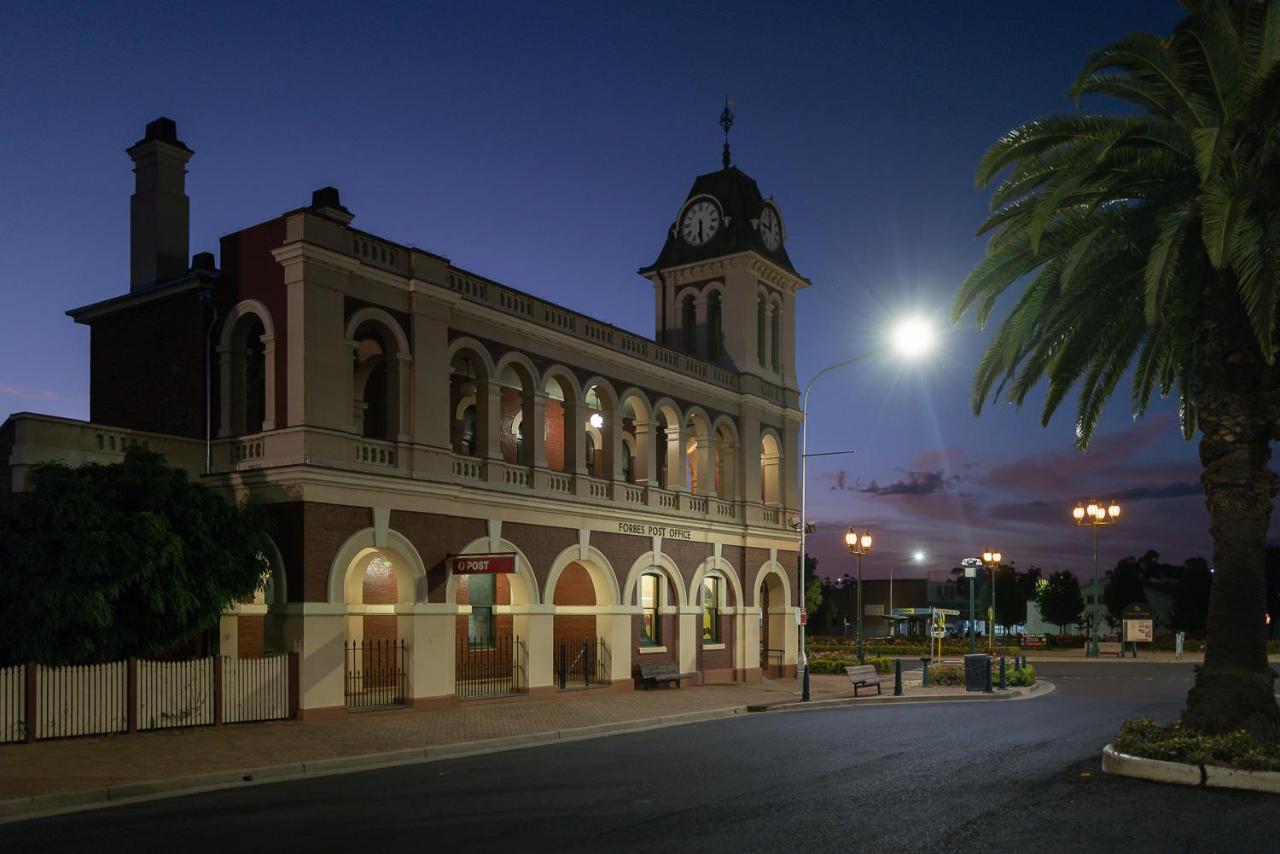 Plainsman Motel Forbes Buitenkant foto