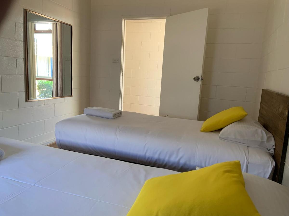 Plainsman Motel Forbes Buitenkant foto